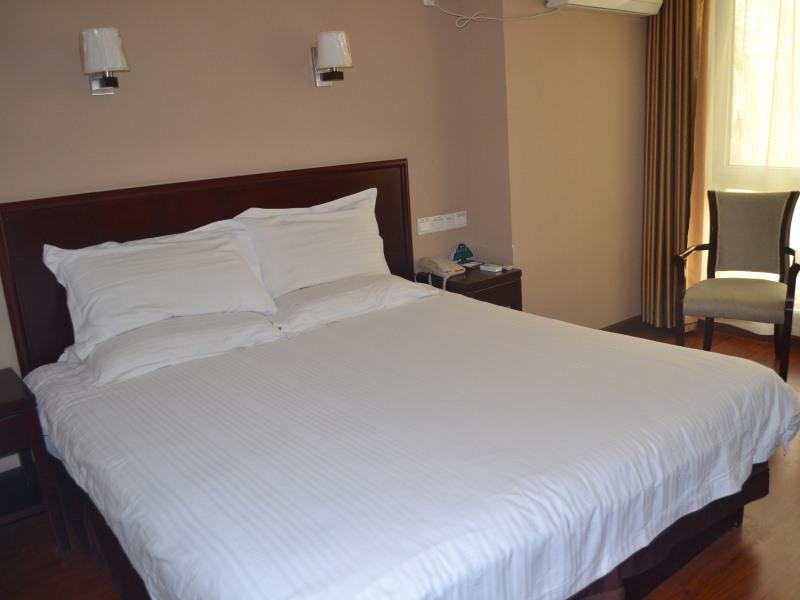Greentree Inn Henan Luoyang Wangcheng Square Business Hotel Exteriör bild